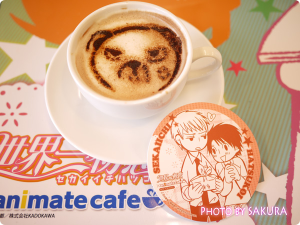 世界一初恋×アニメイトカフェ　横澤クマのラテアートとコースター